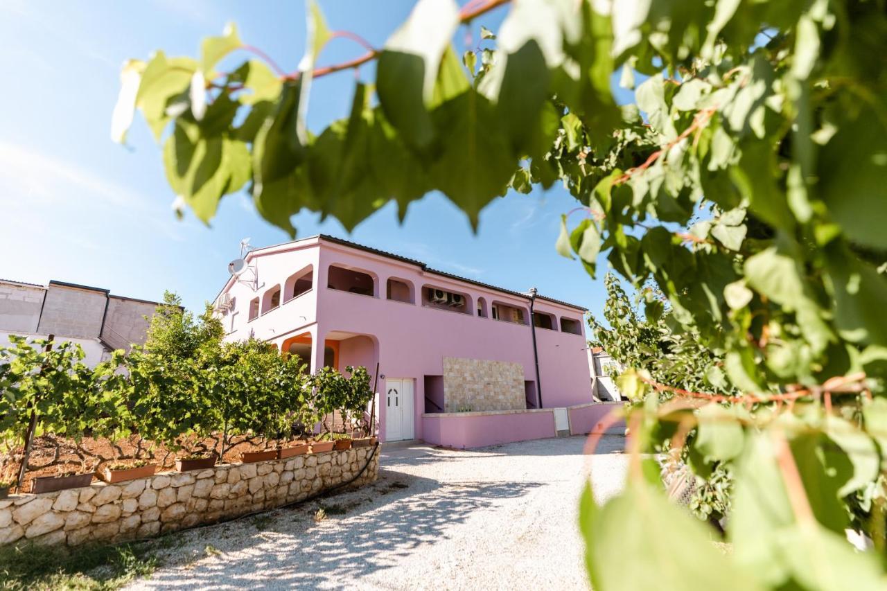 Apartman Laura Vir Exterior photo
